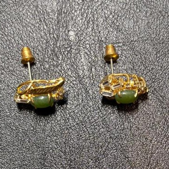 Vintage Jade Stud earrings, Dolphin Ore 18K Gold Electroplate - Picture 7 of 7